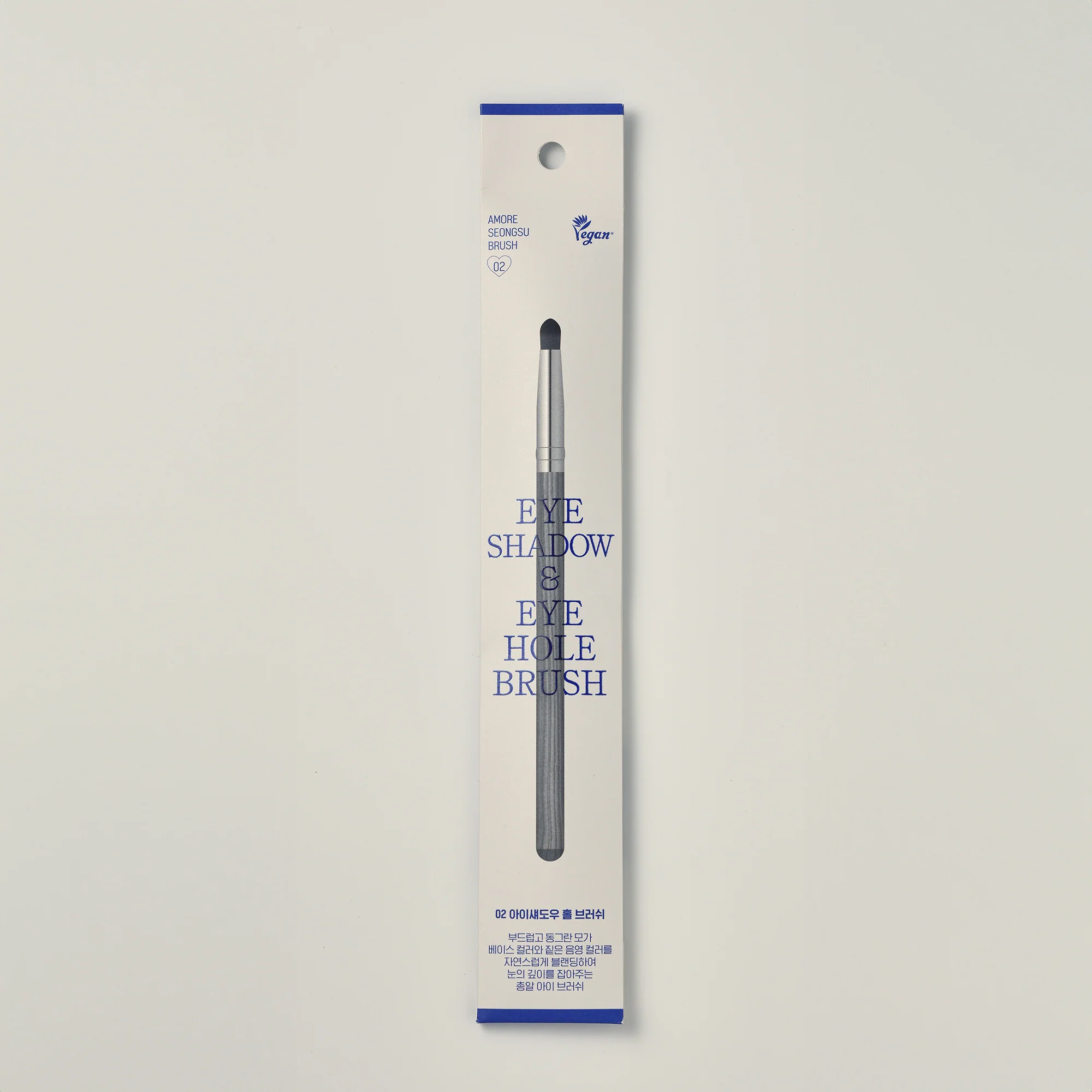 AMORE SEONGSU Brush 02_Eye Shawdow Hole Brush - Image 4