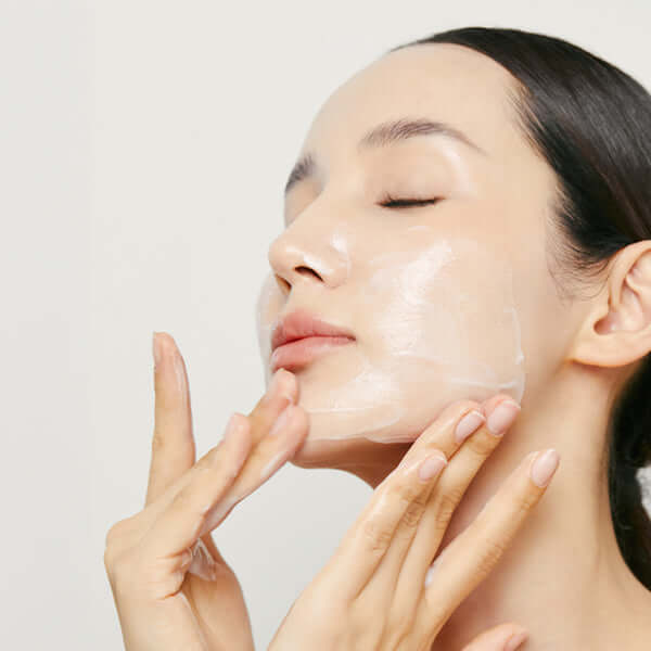 Holitual Cleansing Milk + Resurfacing Peel Pad Set - Image 7